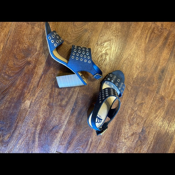 Fergalicious Jolene 4” Denim Heel - Picture 5 of 7